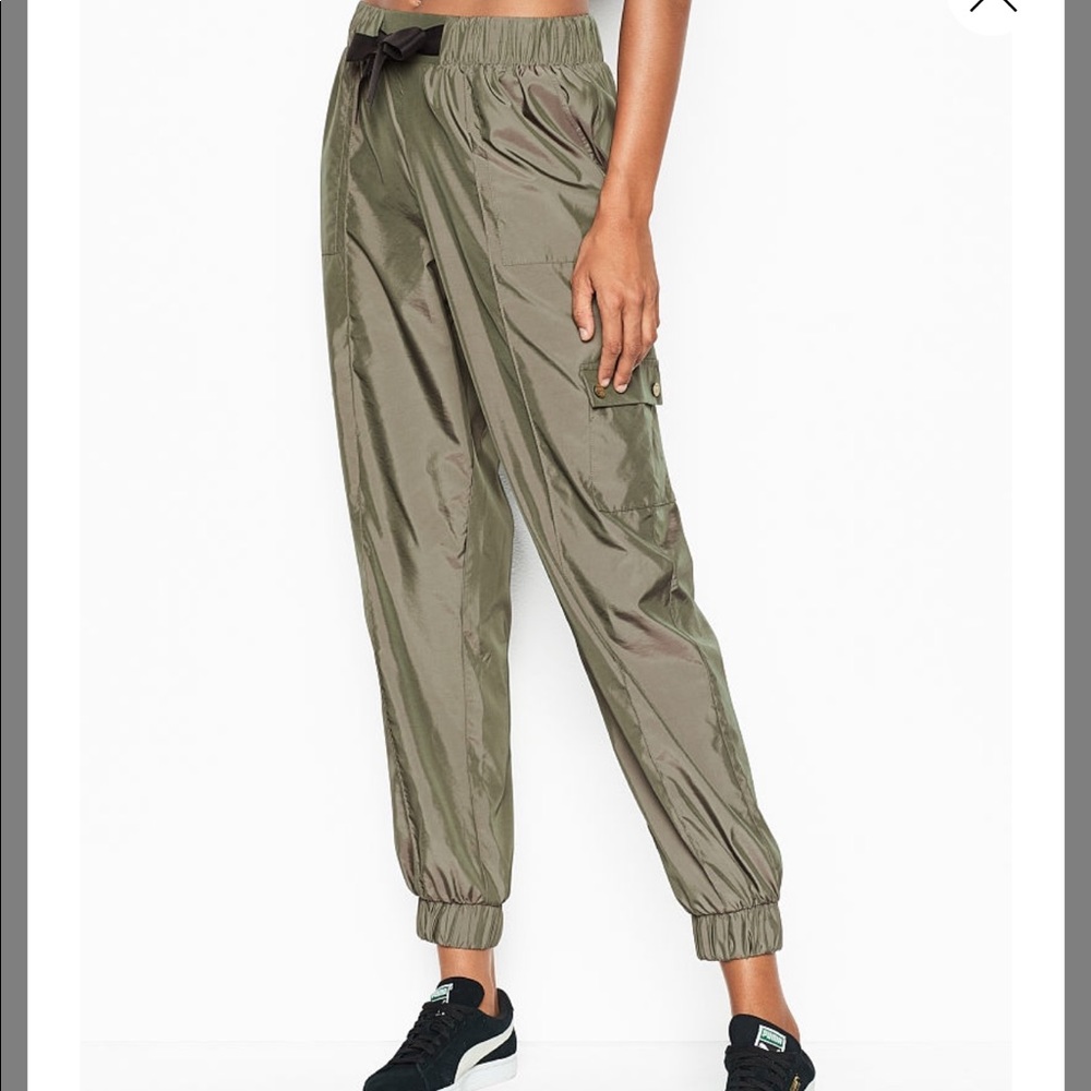 Victoria’s Secret tie jogger in green - Picture 1 of 2